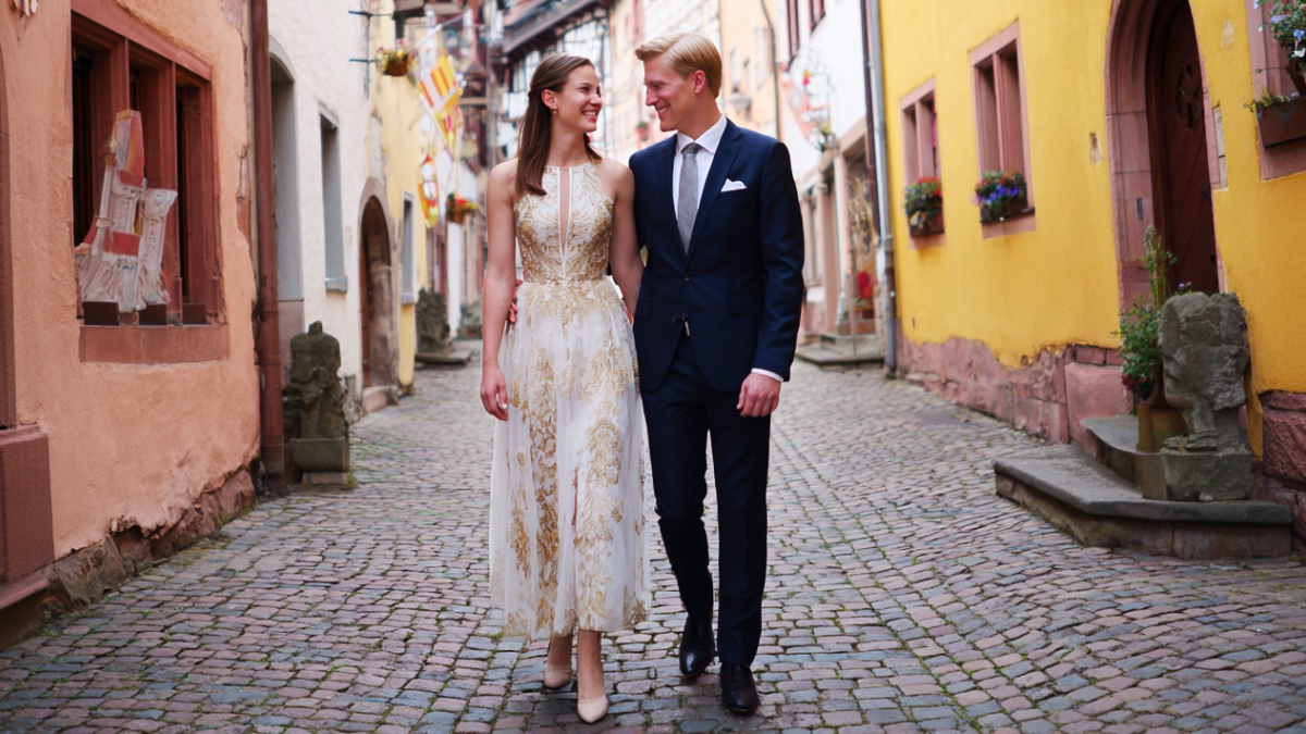 Hochzeitspaar. (KI-generiert)