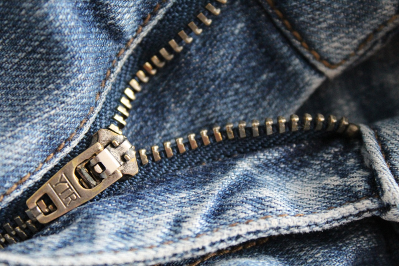 Reißverschluss einer Jeans