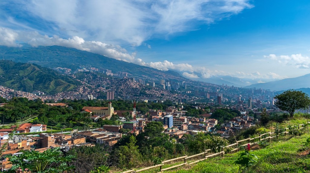 Lebendige Farben in Medellín, Kolumbien